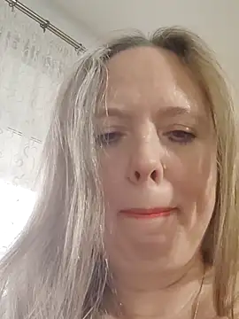 Irina3718 online show from October 2025 02:25:02 PM