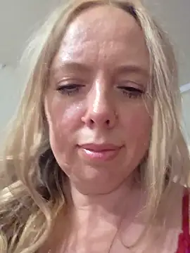 Snapshot of Irina3718 chatting on June 2026 03:21:01 PM Irina3718 online show from June 2026 03:21:01 PM