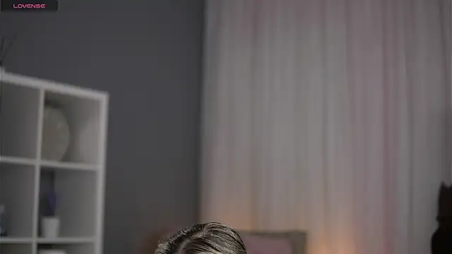 AnnastasiaMills online show from April 2026 07:11:01 PM