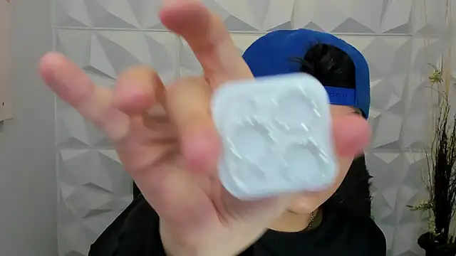 Snapshot of Sam_Daves chatting on December 2025 02:26:01 PM Sam Daves online show from December 2025 02:26:01 PM