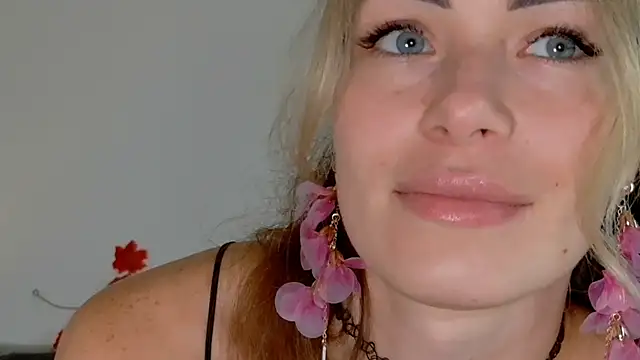 SweetDarling7 online show from October 2025 12:33:01 PM