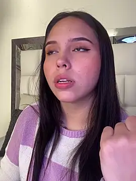 Snapshot of LunaCandy_ chatting on November 2025 01:22:01 PM LunaCandy online show from November 2025 01:22:01 PM