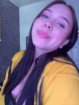 Snapshot of LunaCandy_ chatting on November 2025 10:59:01 AM LunaCandy online show from November 2025 10:59:01 AM