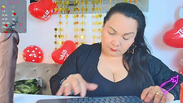 Snapshot of EllenaBoobs_ chatting on September 2025 06:24:02 AM EllenaBoobs online show from September 2025 06:24:02 AM