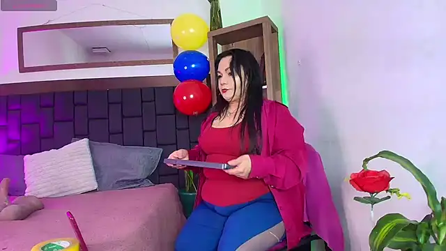 Snapshot of EllenaBoobs_ chatting on June 2026 02:17:02 PM EllenaBoobs online show from June 2026 02:17:02 PM