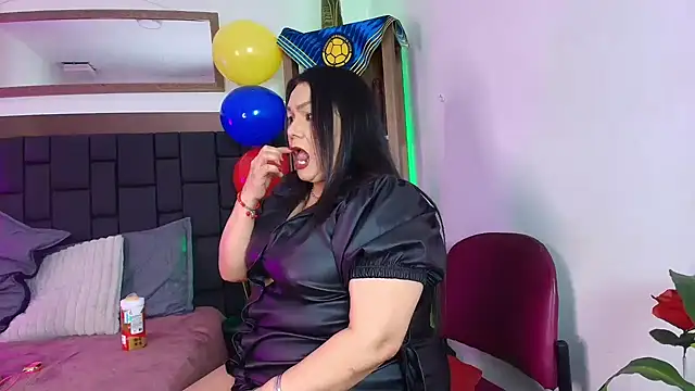 Snapshot of EllenaBoobs_ chatting on July 2026 03:35:02 AM EllenaBoobs online show from July 2026 03:35:02 AM