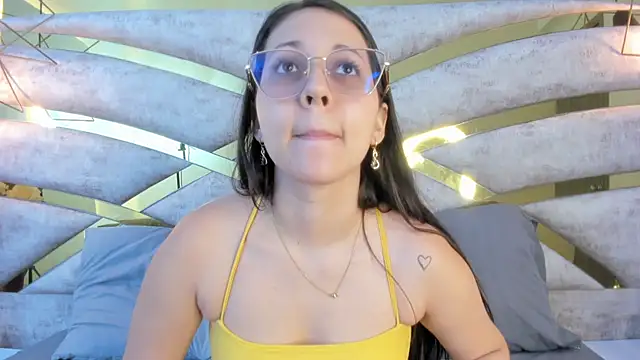 Snapshot of Sofiia_Rossee_ chatting on October 2025 08:10:01 PM Sofiia Rossee online show from October 2025 08:10:01 PM