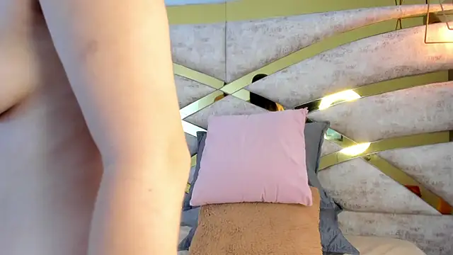 Snapshot of Sofiia_Rossee_ chatting on December 2025 08:36:02 PM Sofiia Rossee online show from December 2025 08:36:02 PM