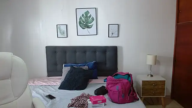 Snapshot of mia_velvet1 chatting on November 2025 02:06:01 PM mia velvet1 online show from November 2025 02:06:01 PM