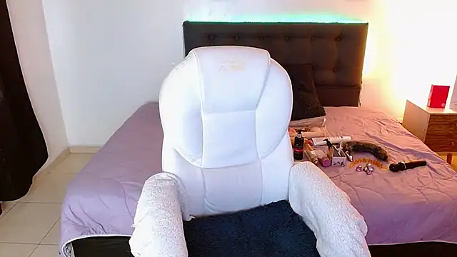 Snapshot of mia_velvet1 chatting on November 2025 11:46:02 AM mia velvet1 online show from November 2025 11:46:02 AM