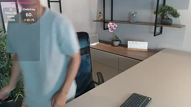 Snapshot of labrinthteasing chatting on March 2025 09:10:02 PM labrinthteasing online show from March 2025 09:10:02 PM