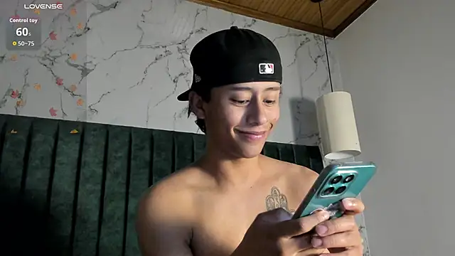 Snapshot of labrinthteasing chatting on September 2025 10:34:02 PM labrinthteasing online show from September 2025 10:34:02 PM