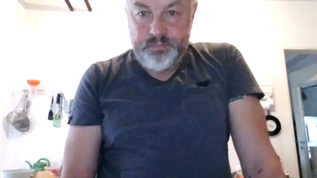 Berg Boy online show from November 2025 08:17:02 AM