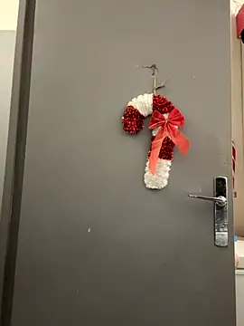 Hugo34bg online show from November 2025 02:33:01 AM