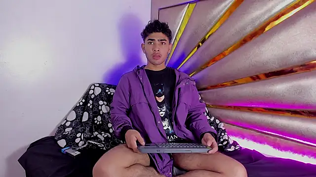 Snapshot of LucasCarterr_ chatting on March 2025 09:23:02 PM LucasCarterr online show from March 2025 09:23:02 PM