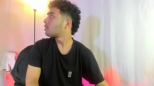 Snapshot of LucasCarterr_ chatting on March 2025 09:01:02 PM LucasCarterr online show from March 2025 09:01:02 PM