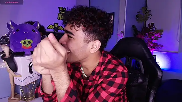 Snapshot of LucasCarterr_ chatting on September 2025 03:44:01 AM LucasCarterr online show from September 2025 03:44:01 AM