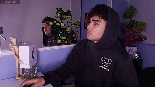 Snapshot of LucasCarterr_ chatting on September 2025 10:26:01 PM LucasCarterr online show from September 2025 10:26:01 PM