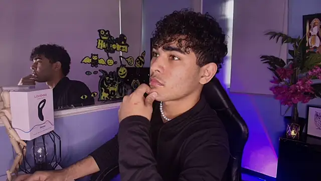 Snapshot of LucasCarterr_ chatting on October 2025 08:20:02 PM LucasCarterr online show from October 2025 08:20:02 PM