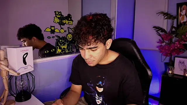 Snapshot of LucasCarterr_ chatting on October 2025 12:47:01 AM LucasCarterr online show from October 2025 12:47:01 AM