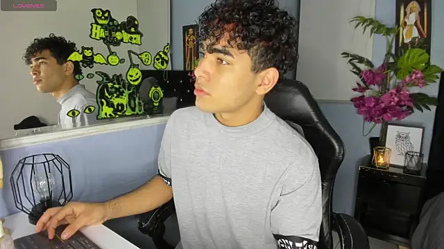 Snapshot of LucasCarterr_ chatting on October 2025 04:02:01 AM LucasCarterr online show from October 2025 04:02:01 AM