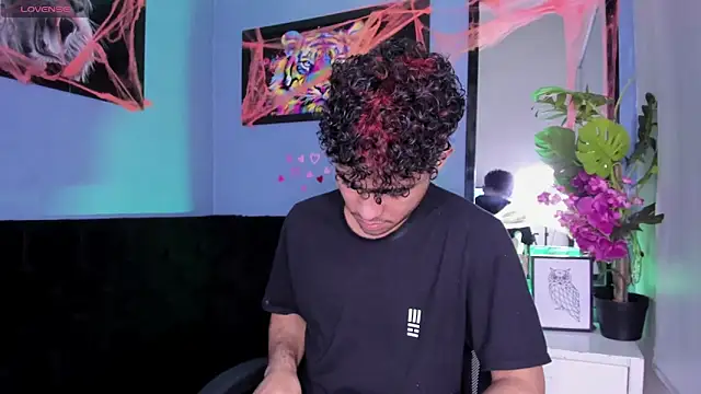 Snapshot of LucasCarterr_ chatting on October 2025 05:11:02 AM LucasCarterr online show from October 2025 05:11:02 AM