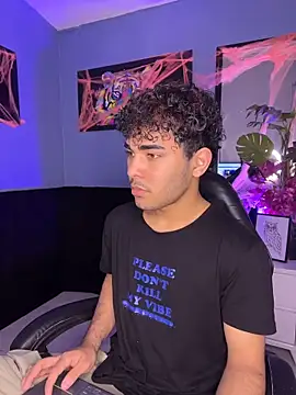 Snapshot of LucasCarterr_ chatting on October 2025 04:15:02 AM LucasCarterr online show from October 2025 04:15:02 AM