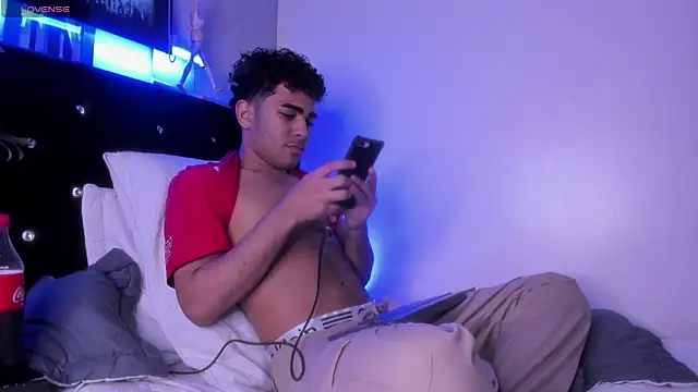 Snapshot of LucasCarterr_ chatting on November 2025 03:50:02 AM LucasCarterr online show from November 2025 03:50:02 AM