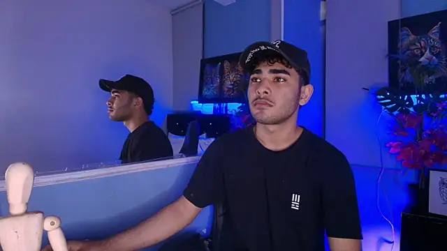 Snapshot of LucasCarterr_ chatting on November 2025 04:02:02 AM LucasCarterr online show from November 2025 04:02:02 AM