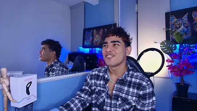 Snapshot of LucasCarterr_ chatting on November 2025 04:44:02 AM LucasCarterr online show from November 2025 04:44:02 AM