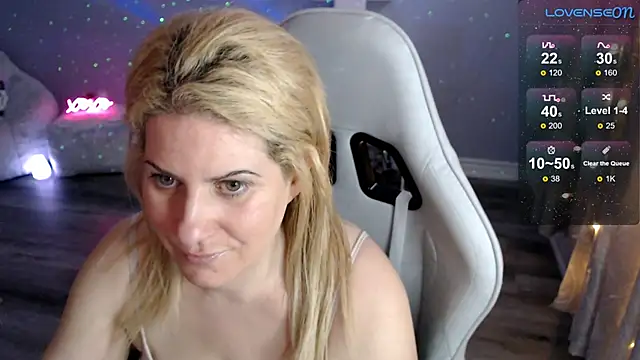 BellaStar84 online show from February 2026 01:27:01 PM