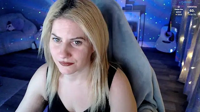 BellaStar84 online show from February 2026 12:11:01 PM