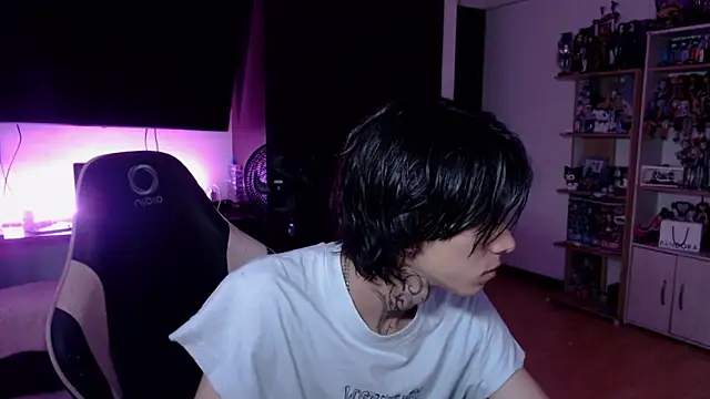 Snapshot of xIce_Boy chatting on December 2025 12:14:02 PM xIce Boy online show from December 2025 12:14:02 PM