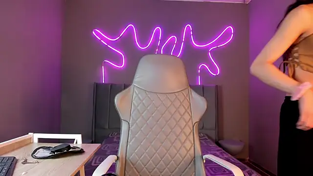 Snapshot of madison__rey chatting on December 2025 12:34:02 PM madison rey online show from December 2025 12:34:02 PM