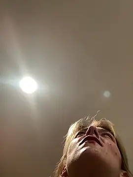 Snapshot of 2brokegirlz chatting on September 2025 10:15:01 AM 2brokegirlz online show from September 2025 10:15:01 AM