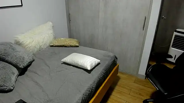 Dante Storm online show from November 2025 04:36:01 AM