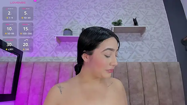 Snapshot of MelinaCruz chatting on November 2025 03:40:02 AM MelinaCruz online show from November 2025 03:40:02 AM