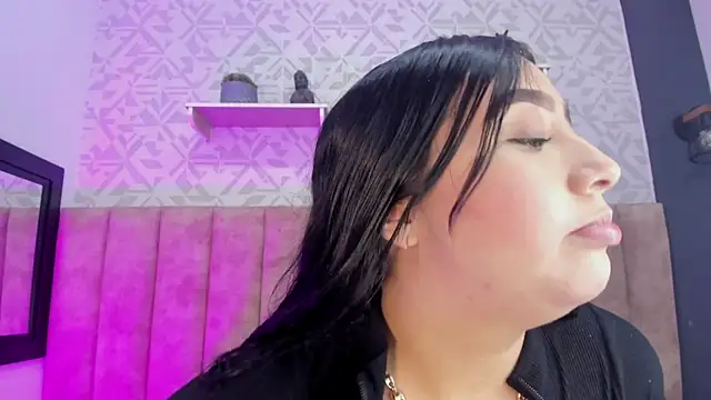 Snapshot of MelinaCruz chatting on November 2025 04:23:01 AM MelinaCruz online show from November 2025 04:23:01 AM