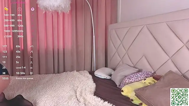 Snapshot of NormaCusson chatting on October 2025 07:40:02 AM NormaCusson online show from October 2025 07:40:02 AM