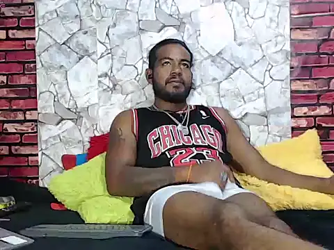 BladeFoxxx1 online show from February 2026 04:39:02 AM