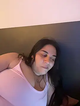 Veramaia online show from July 2026 09:28:02 PM