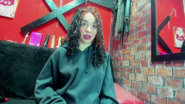 Tracy KS online show from November 2025 09:27:02 PM