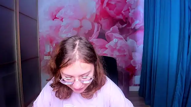 AngelinaLow online show from November 2025 12:22:02 PM