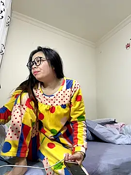 aa520uv online show from November 2025 01:05:01 AM