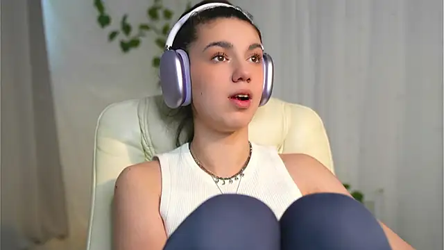 Snapshot of mystica_ chatting on March 2025 10:06:02 AM mystica online show from March 2025 10:06:02 AM