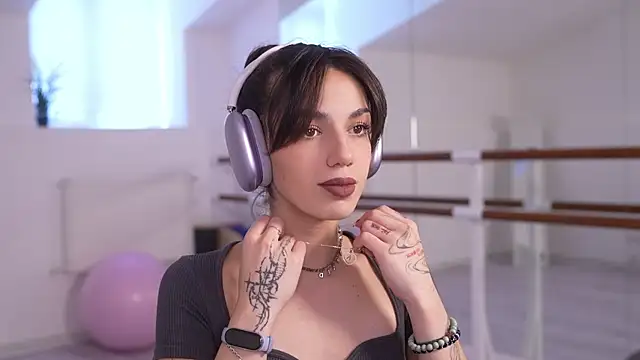 Snapshot of mystica_ chatting on September 2025 10:58:02 AM mystica online show from September 2025 10:58:02 AM