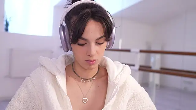 Snapshot of mystica_ chatting on September 2025 09:21:01 AM mystica online show from September 2025 09:21:01 AM