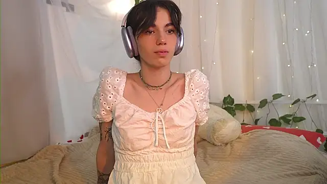 Snapshot of mystica_ chatting on October 2025 08:03:01 AM mystica online show from October 2025 08:03:01 AM