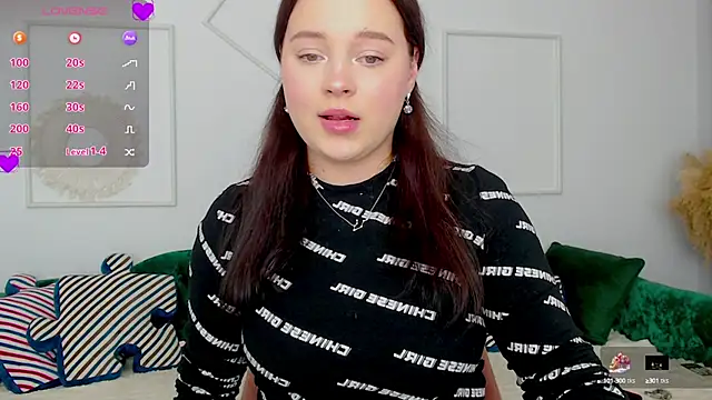 Cute kitty- online show from October 2025 09:23:02 PM