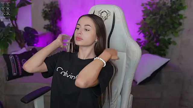 Snapshot of Nikol_Dream_ chatting on September 2025 04:18:01 PM Nikol Dream online show from September 2025 04:18:01 PM